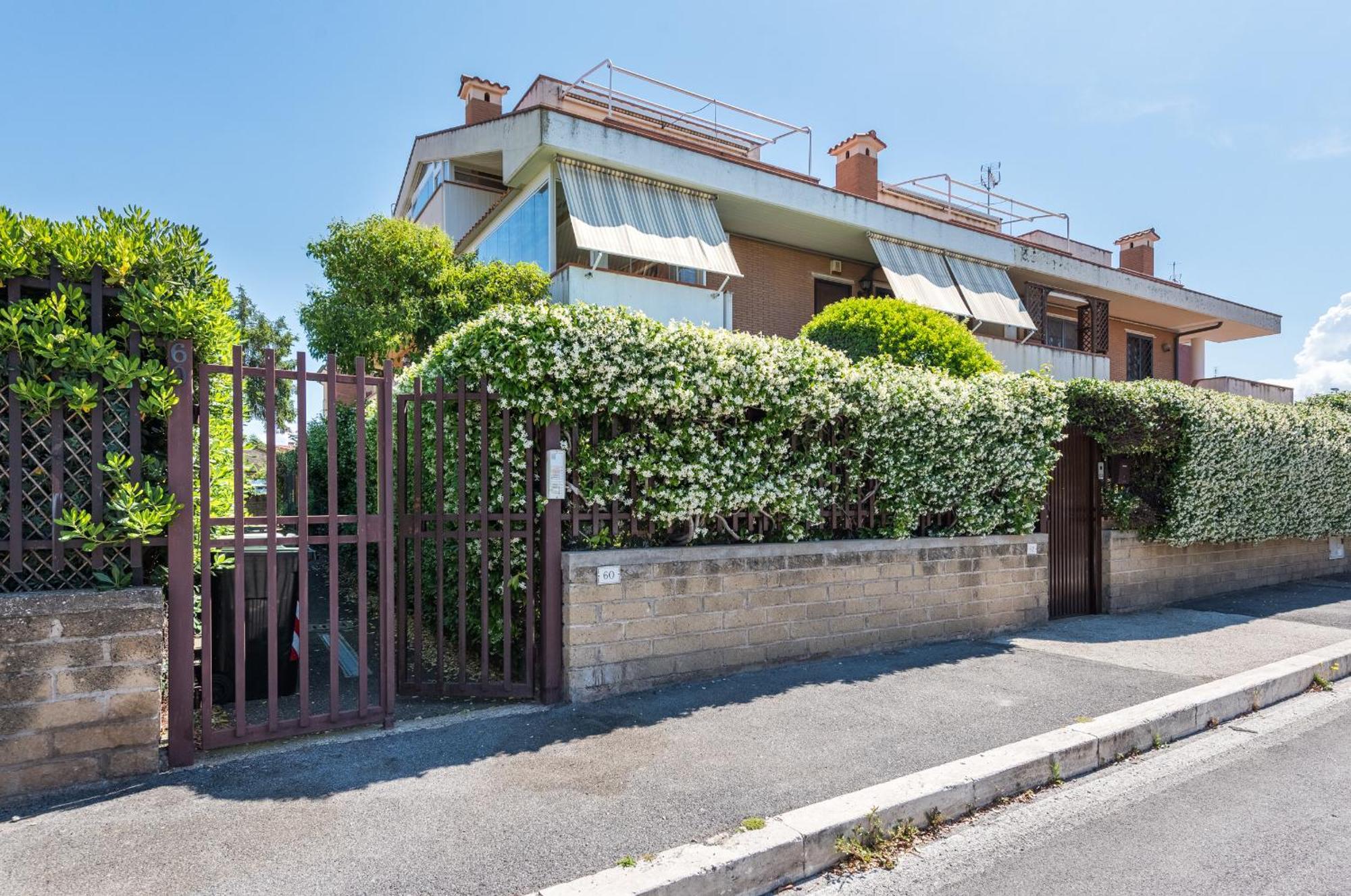 Travelershome Ciampino Suite Luaran gambar